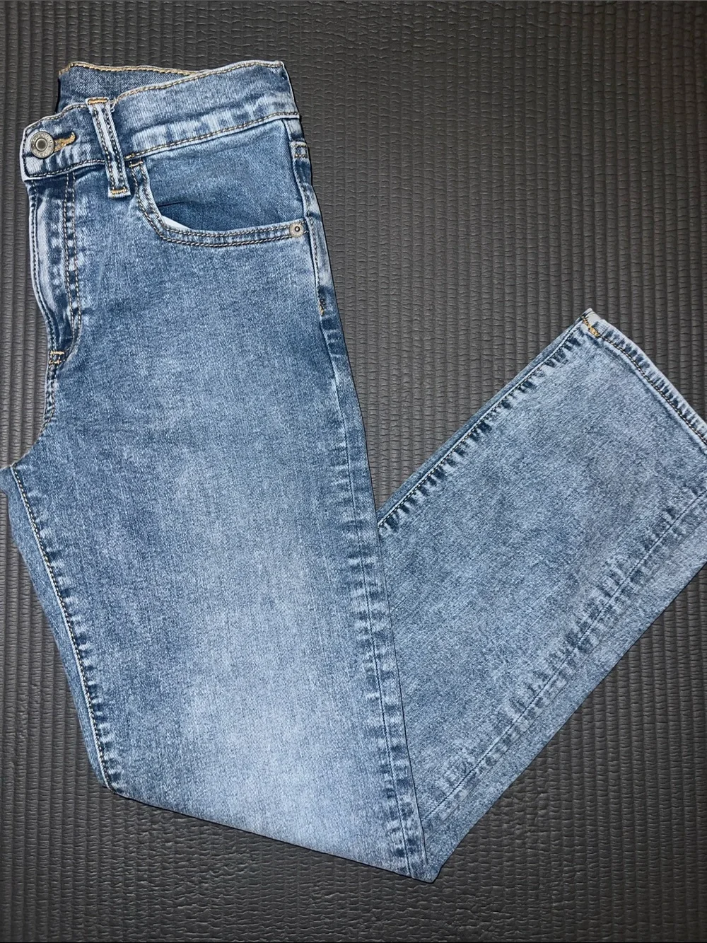 GAP Men's Washed Blue Straight Jeans